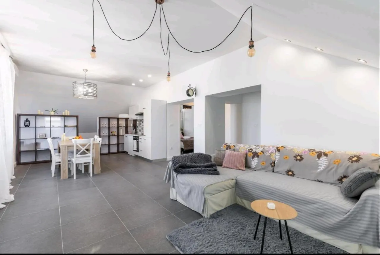 Apartment Just Like This - Cityapartment With Netflix Croatia