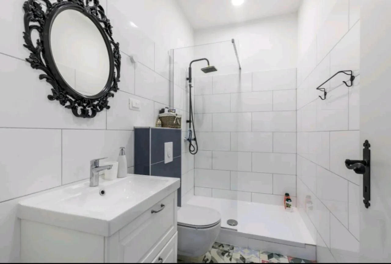 Just Like This - Cityapartment With Netflix